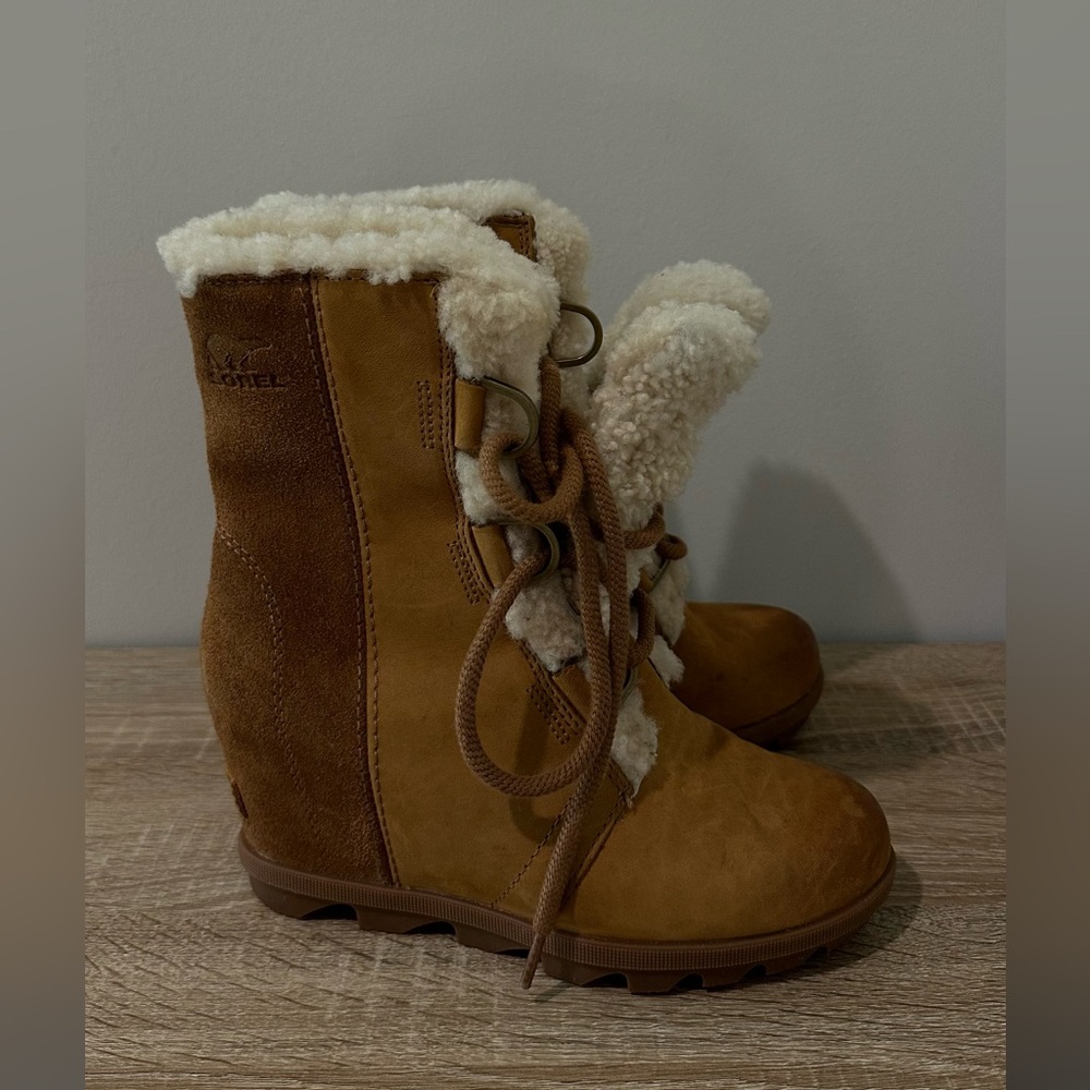 Sorel Sherpa wedge boots